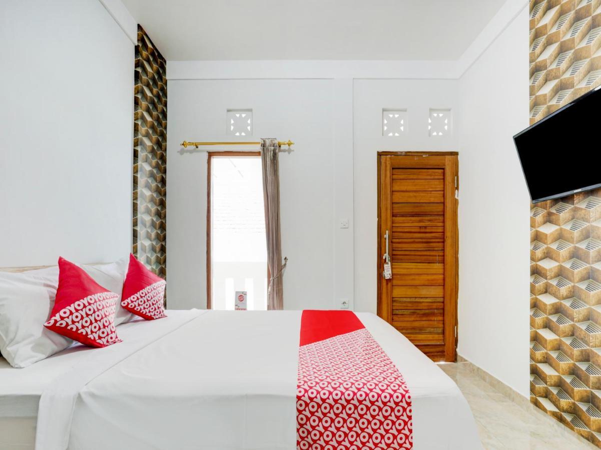 Oyo Flagship 90756 Melasti Hills Room & Cafe Унгасан Экстерьер фото
